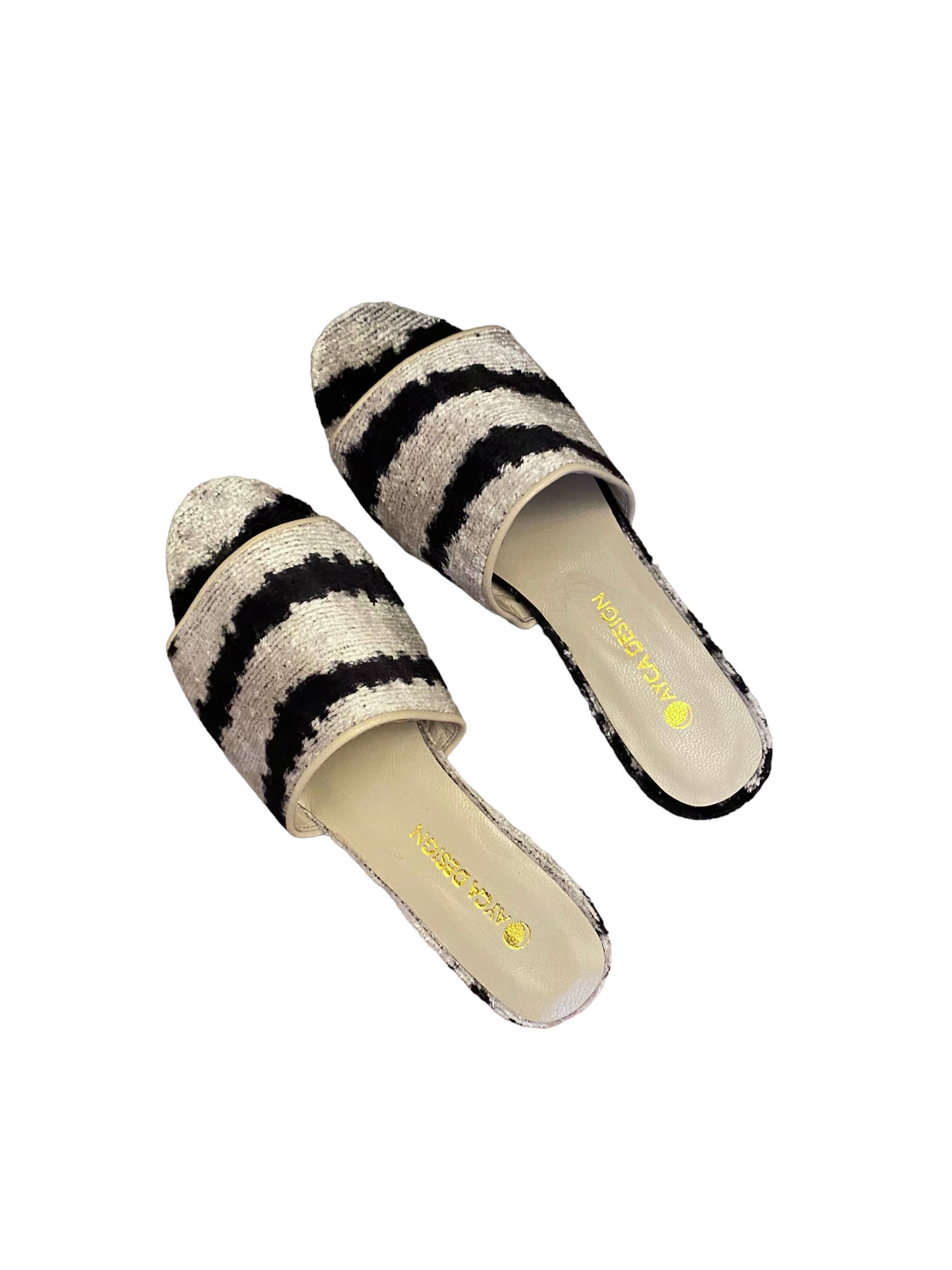 Silk Velvet Ikat Slide In Black Lines