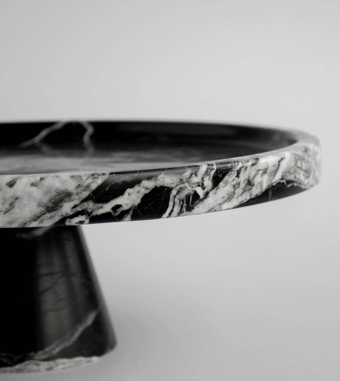 BLACK MARBLE CAKE STAND